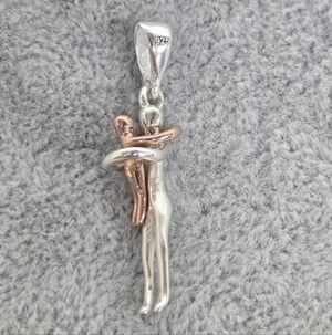 925 Sterling Silver Embrace Hug Pendant – Symbol of Love & Unity